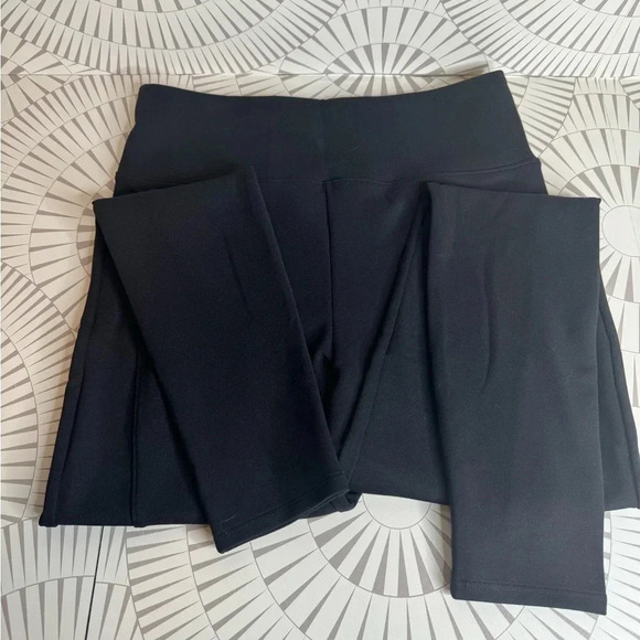 NWOT ASSETS BY SPANX BLACK PINTUCK LEGGINGS - Picture 1 of 5